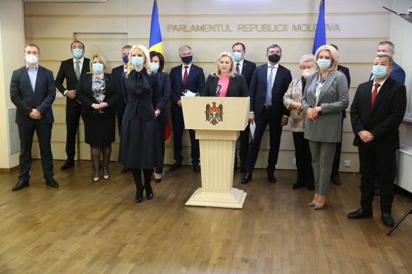 Platforma „Pentru Moldova” condamnă demisia Guvernului în lipsa unui plan anti-criză